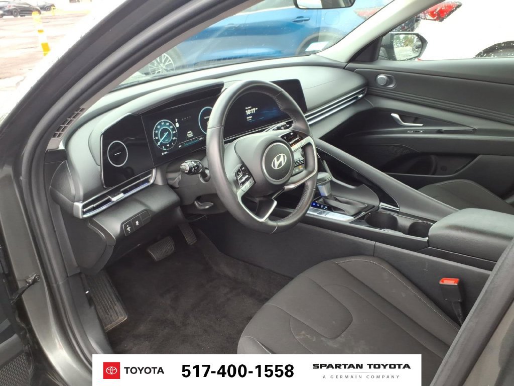 Used 2025 Hyundai Elantra SEL FWD image 14