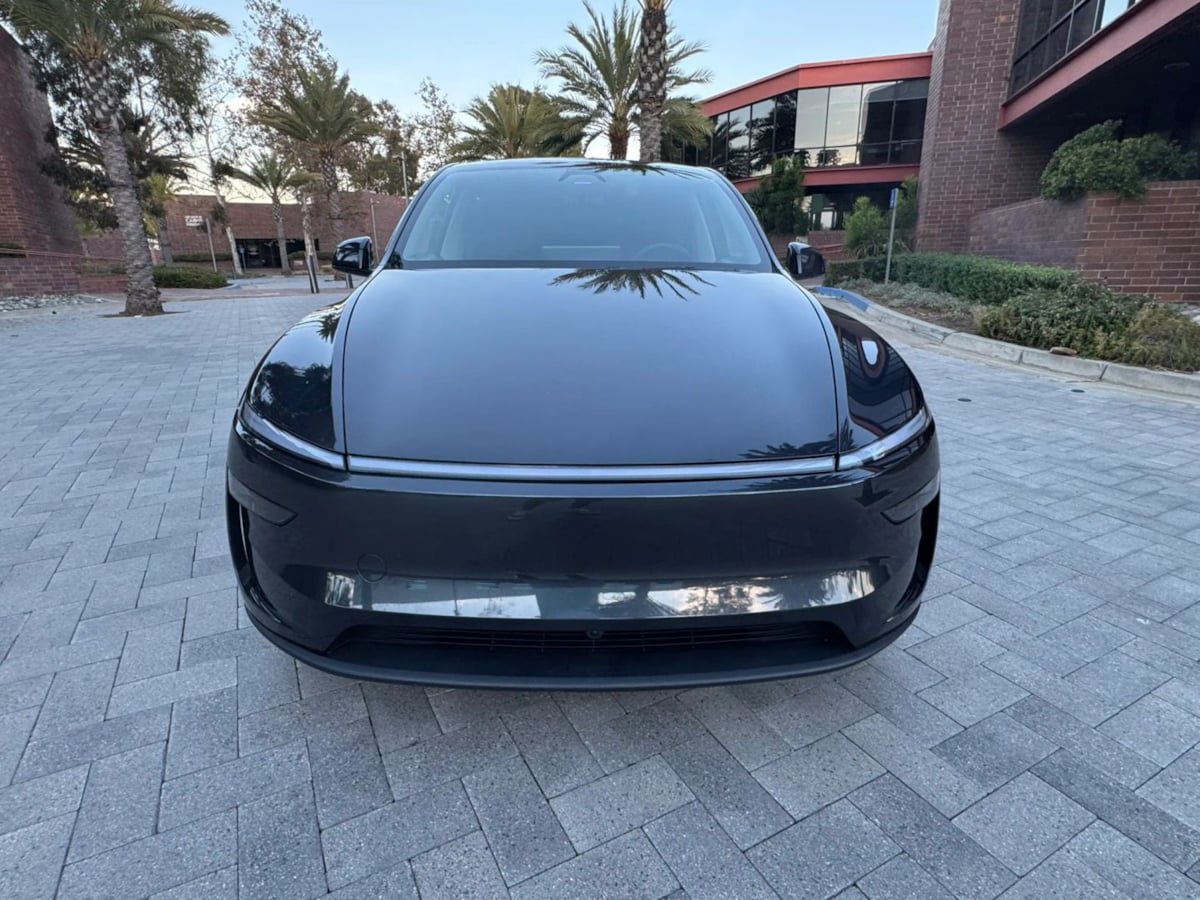 Used 2026 Tesla Model Y Long Range RWD image 37