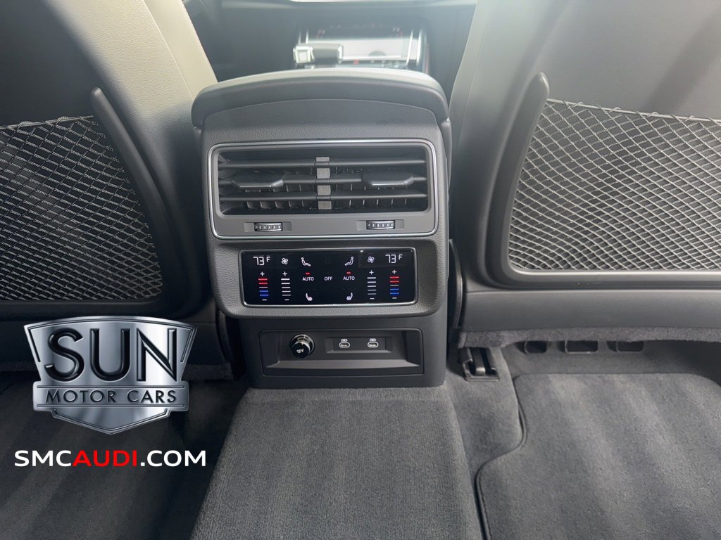 Used 2024 Audi RS Q8 w/ Black Optic Package image 28