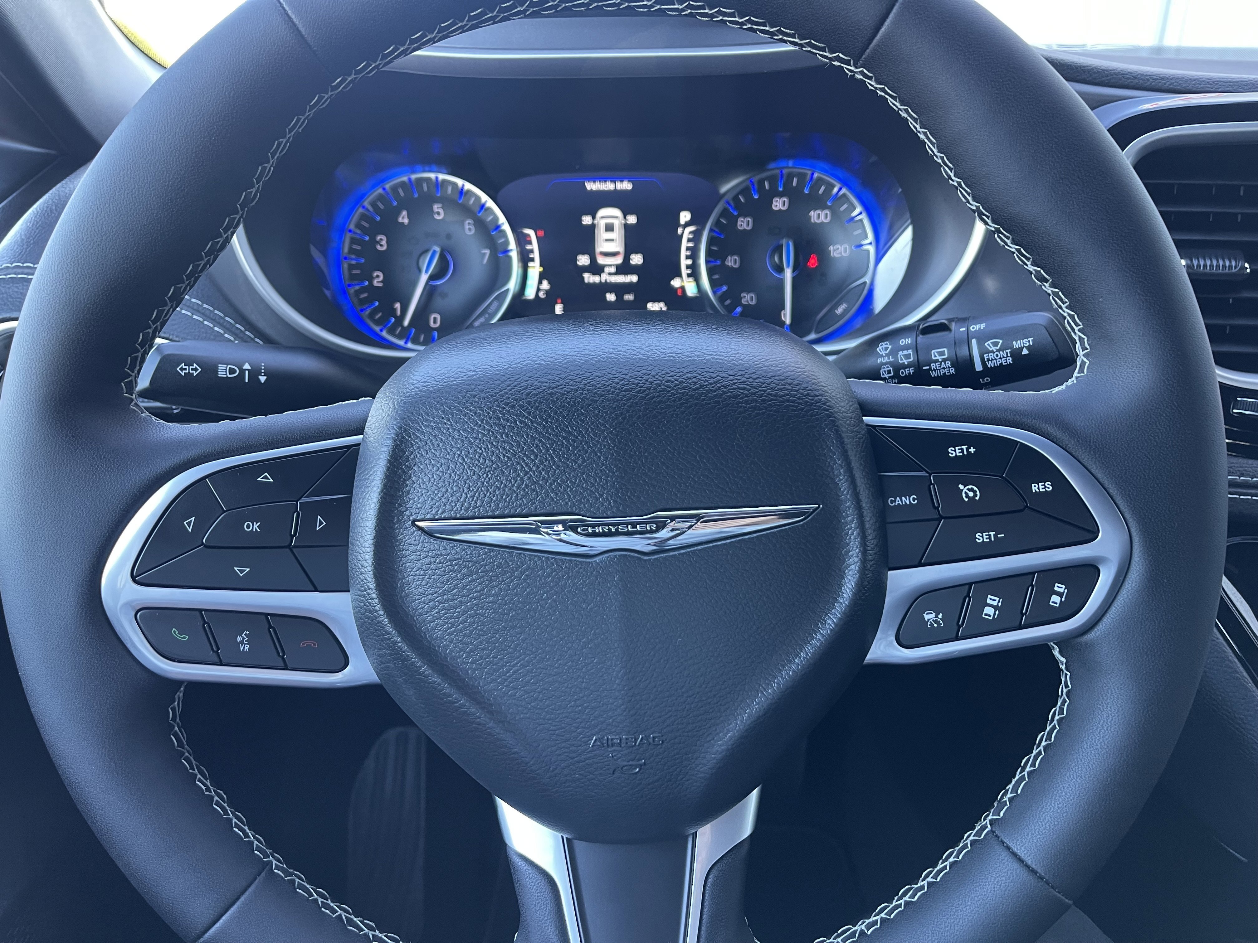 New 2026 Chrysler Pacifica Select FWD image 39
