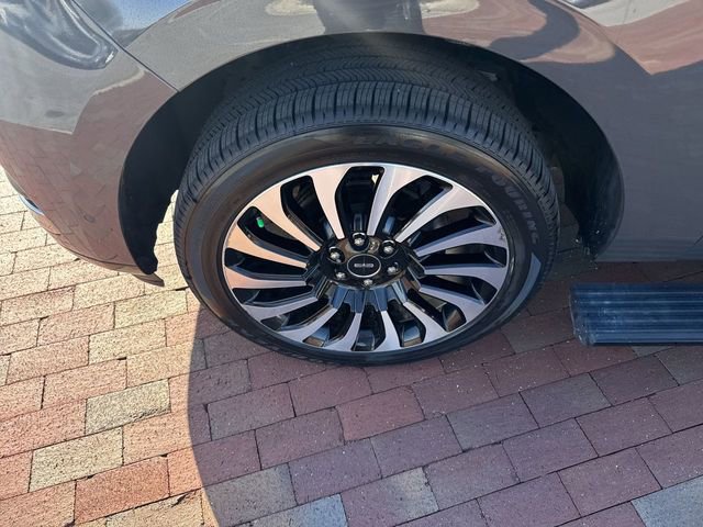 Used 2022 Lincoln Navigator Black Label image 10