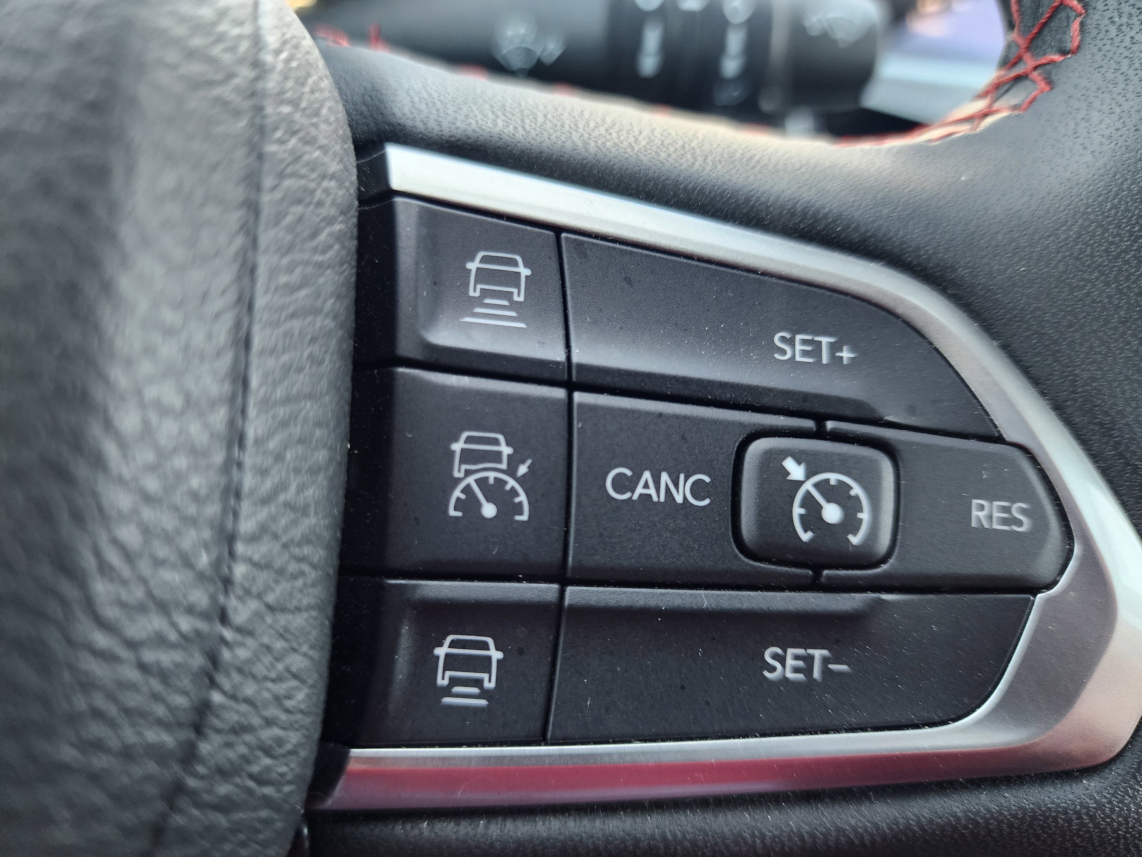 Used 2025 Jeep Compass Trailhawk AWD/4WD image 19