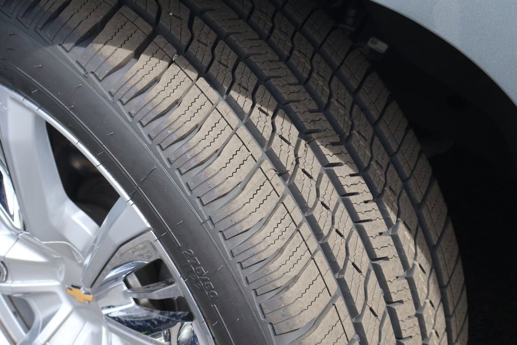 Used 2024 Chevrolet Suburban High Country w/ Max Trailering Package AWD/4WD image 12