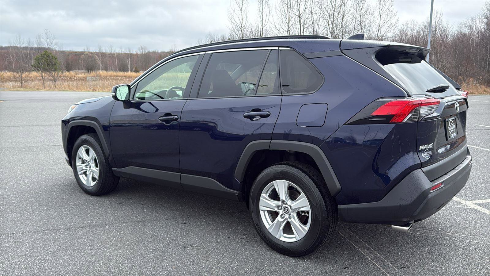 Used 2020 Toyota RAV4 XLE w/ XLE Grade Weather Package image 10