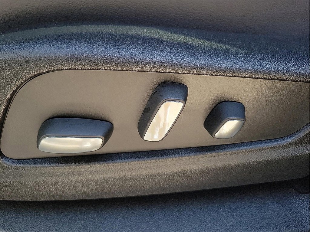 New 2025 Cadillac XT6 Sport w/ Technology Package image 15