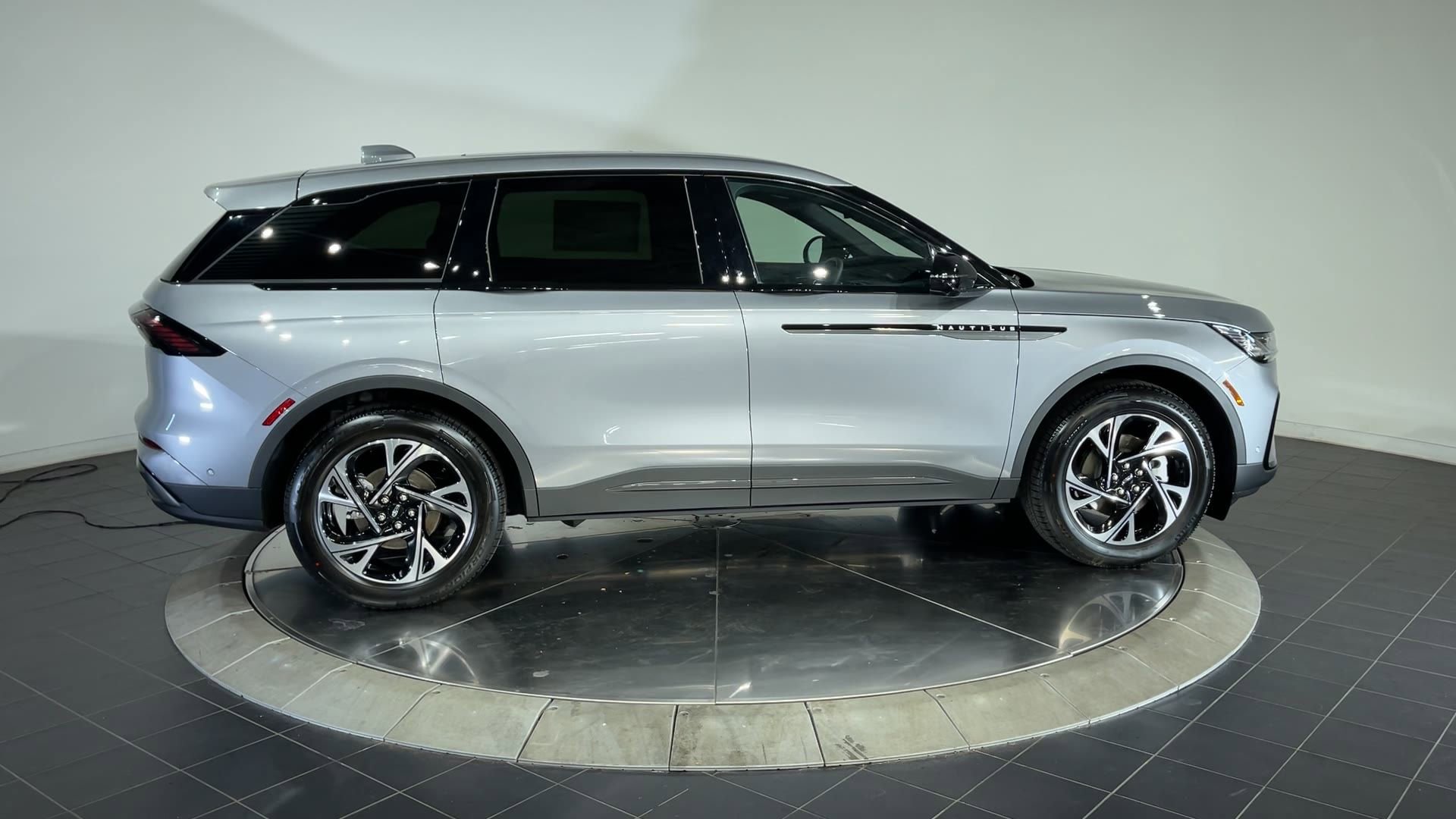 New 2024 Lincoln Nautilus Premier w/ Equipment Group 102A image 5