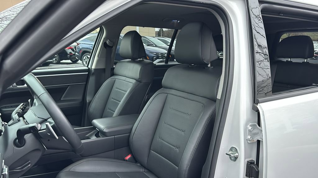 Used 2025 Hyundai Santa Fe Limited image 10