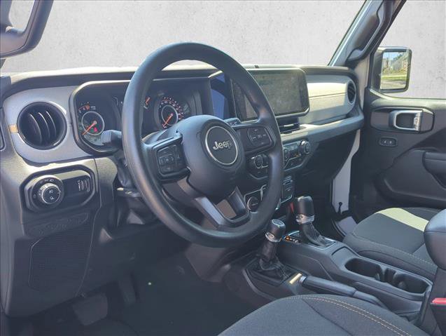 Used 2024 Jeep Gladiator Sport AWD/4WD image 9