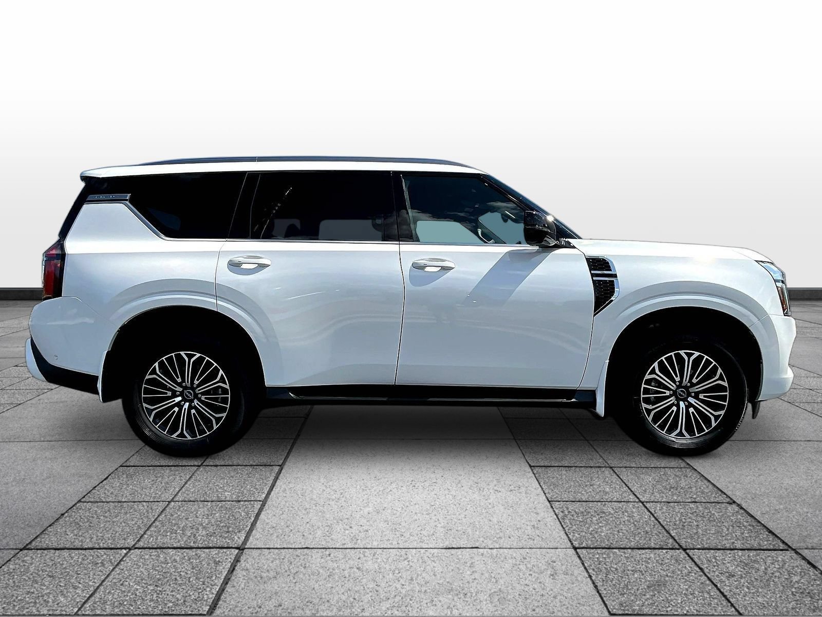 Certified 2025 Nissan Armada SL w/ Captain's Chari Seat Package AWD/4WD image 4