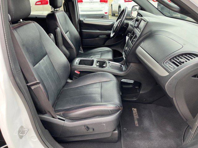 Used 2017 Dodge Grand Caravan GT image 19