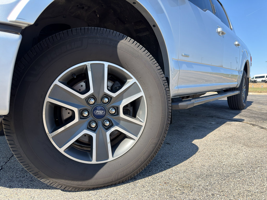 Used 2016 Ford F150 XLT w/ Equipment Group 302A Luxury AWD/4WD image 12