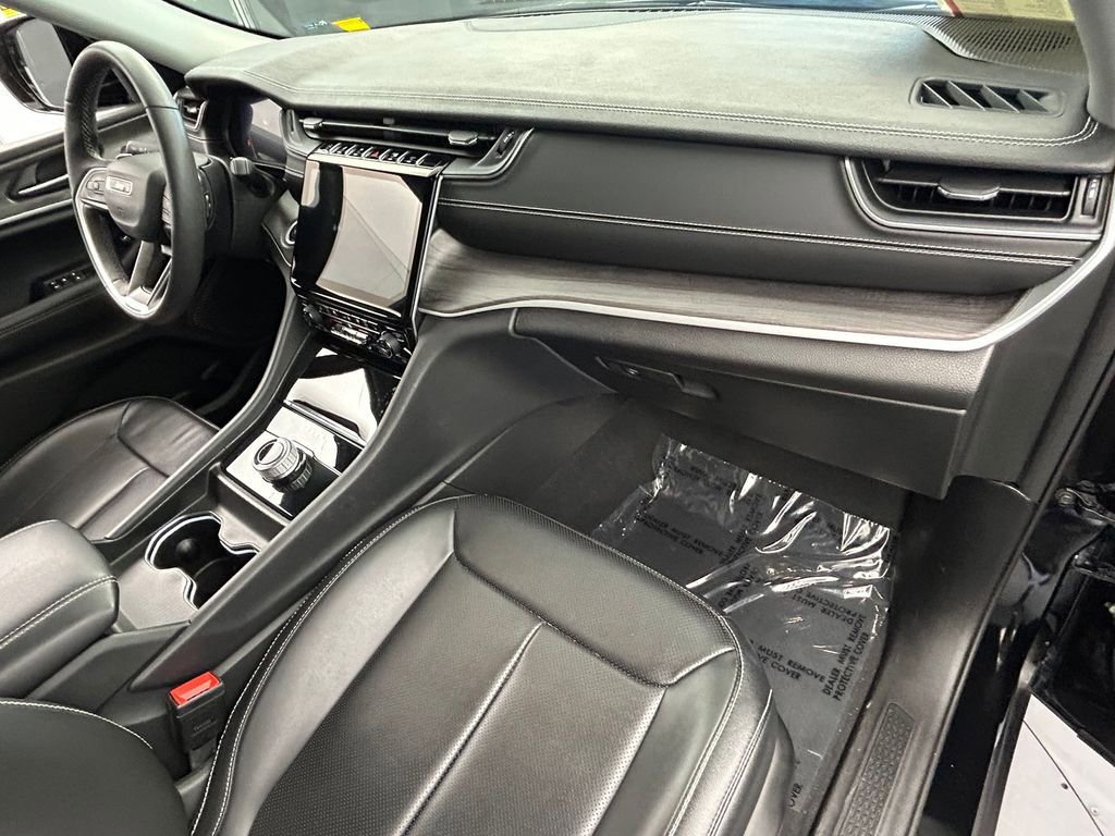 Used 2024 Jeep Grand Cherokee Limited w/ Luxury Tech Group II image 47