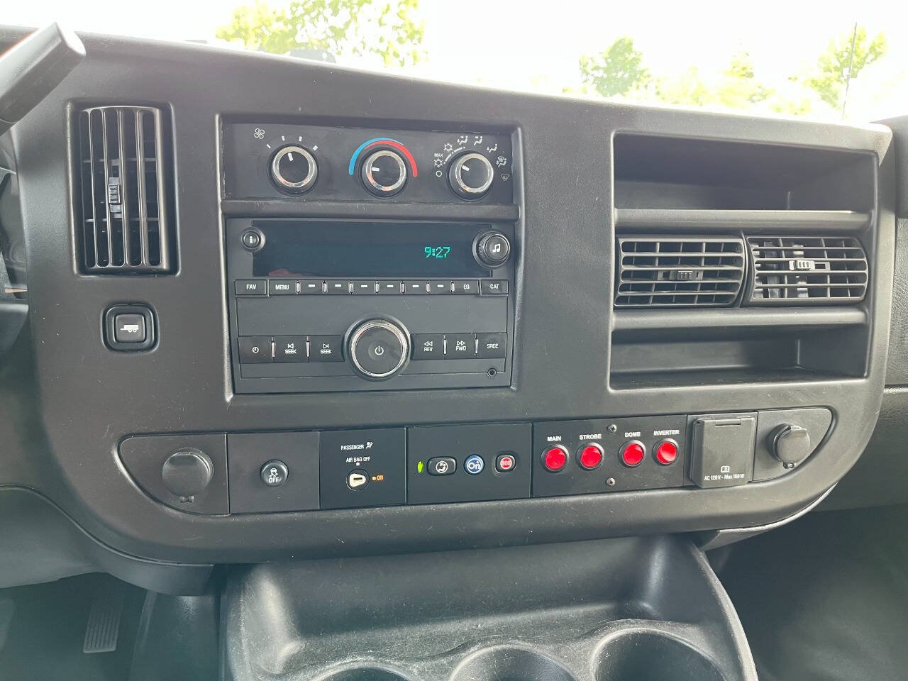 Used 2017 Chevrolet Express 2500 RWD image 12