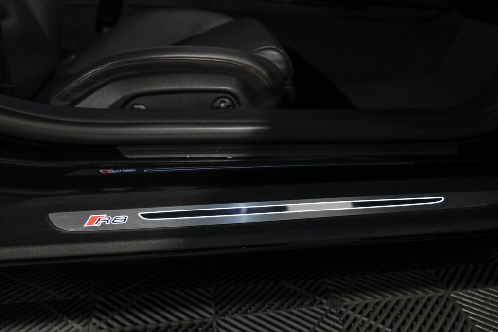 Used 2014 Audi R8 V8 image 28