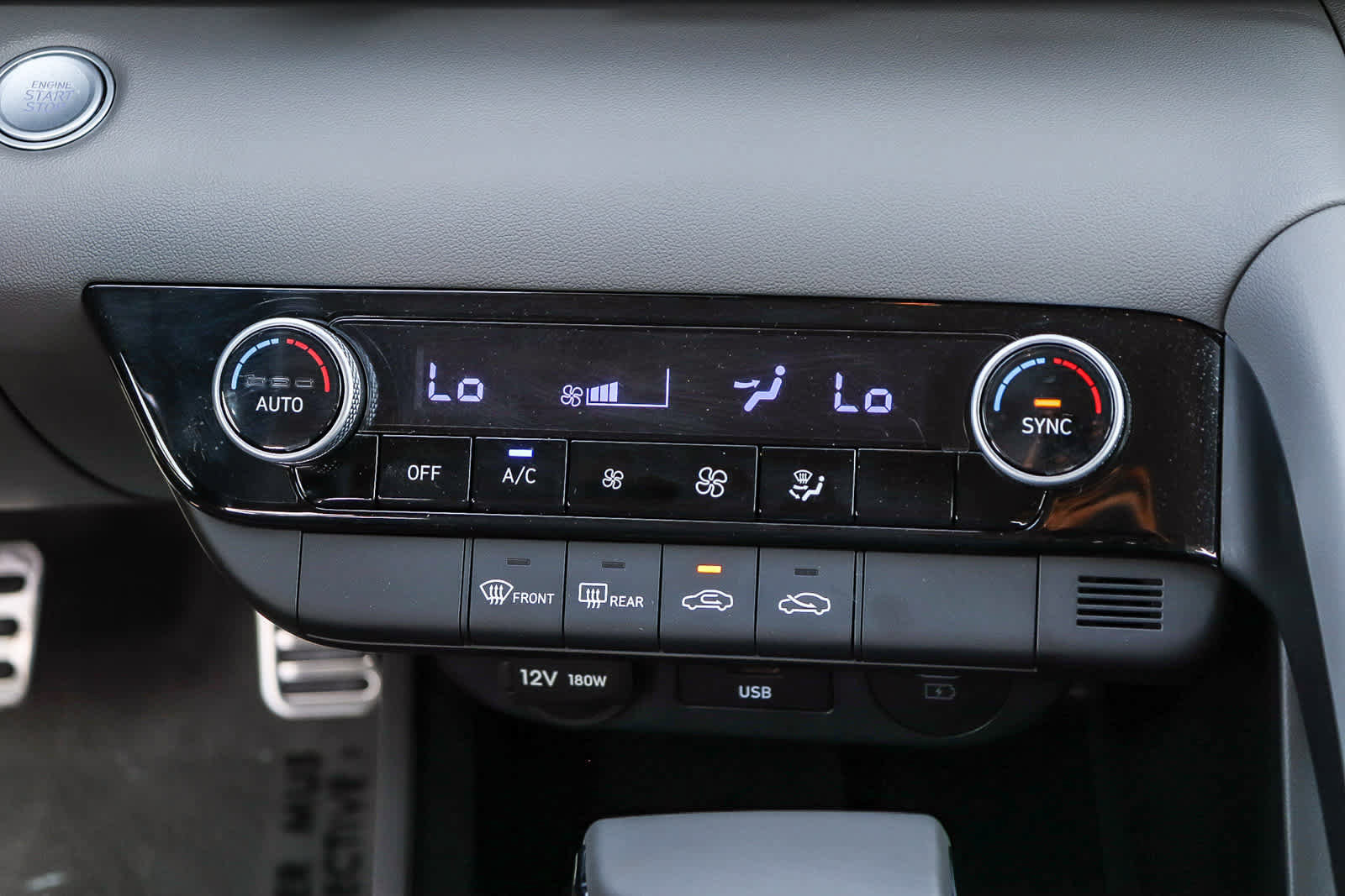 Used 2025 Hyundai Elantra Sport image 16