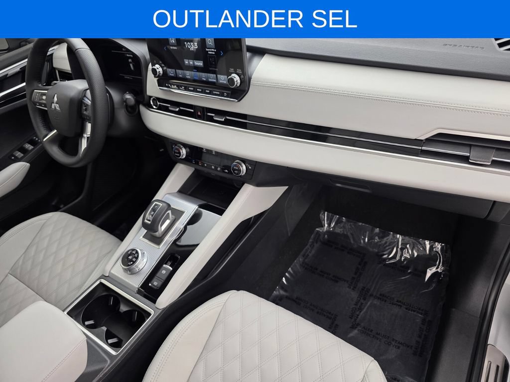 Used 2023 Mitsubishi Outlander SEL FWD image 27