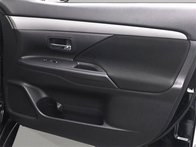 Used 2018 Mitsubishi Outlander SE image 18