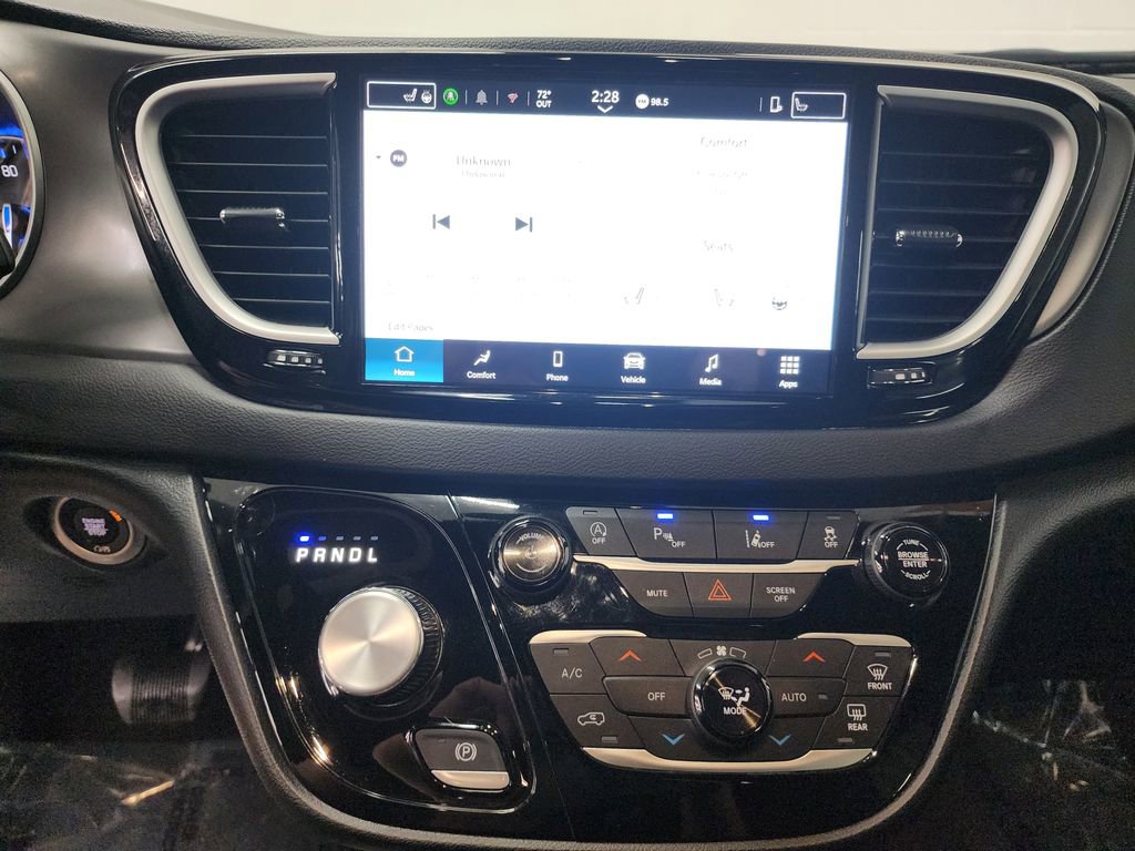 Used 2025 Chrysler Pacifica Select FWD image 18