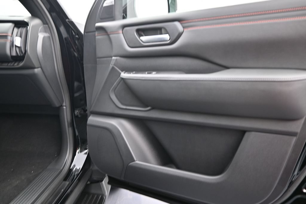 New 2026 Nissan Armada PRO-4X AWD/4WD image 8