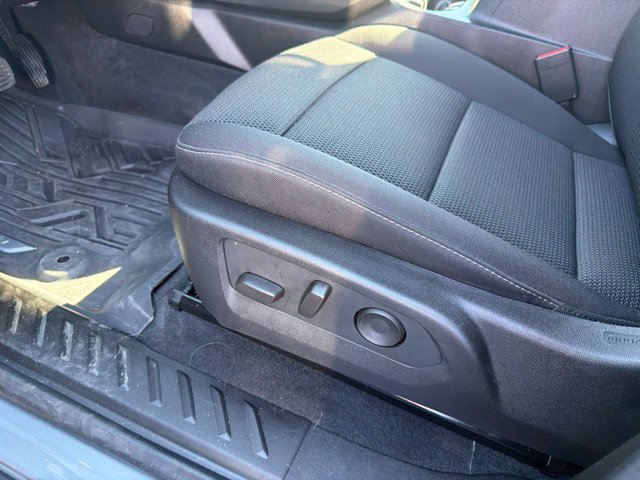 Used 2024 Chevrolet Colorado LT w/ LT Convenience Package II AWD/4WD image 9