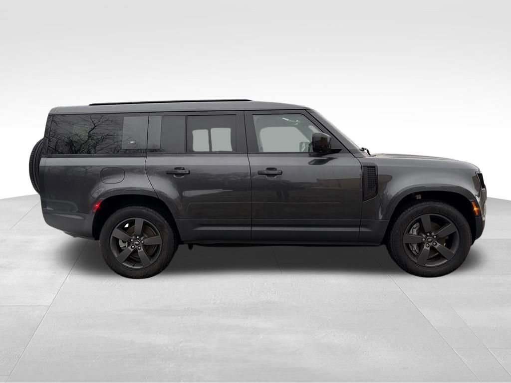 Used 2024 Land Rover Defender 130 S image 4