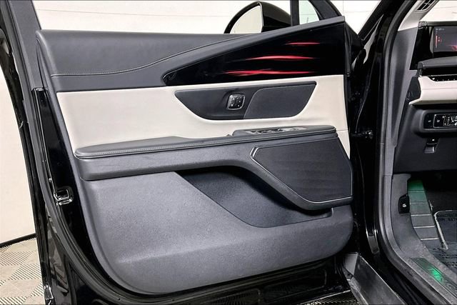 Used 2024 Lincoln Nautilus Reserve image 22