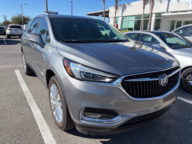 Used 2020 Buick Enclave Essence w/ Sound and Sites Package FWD image 4