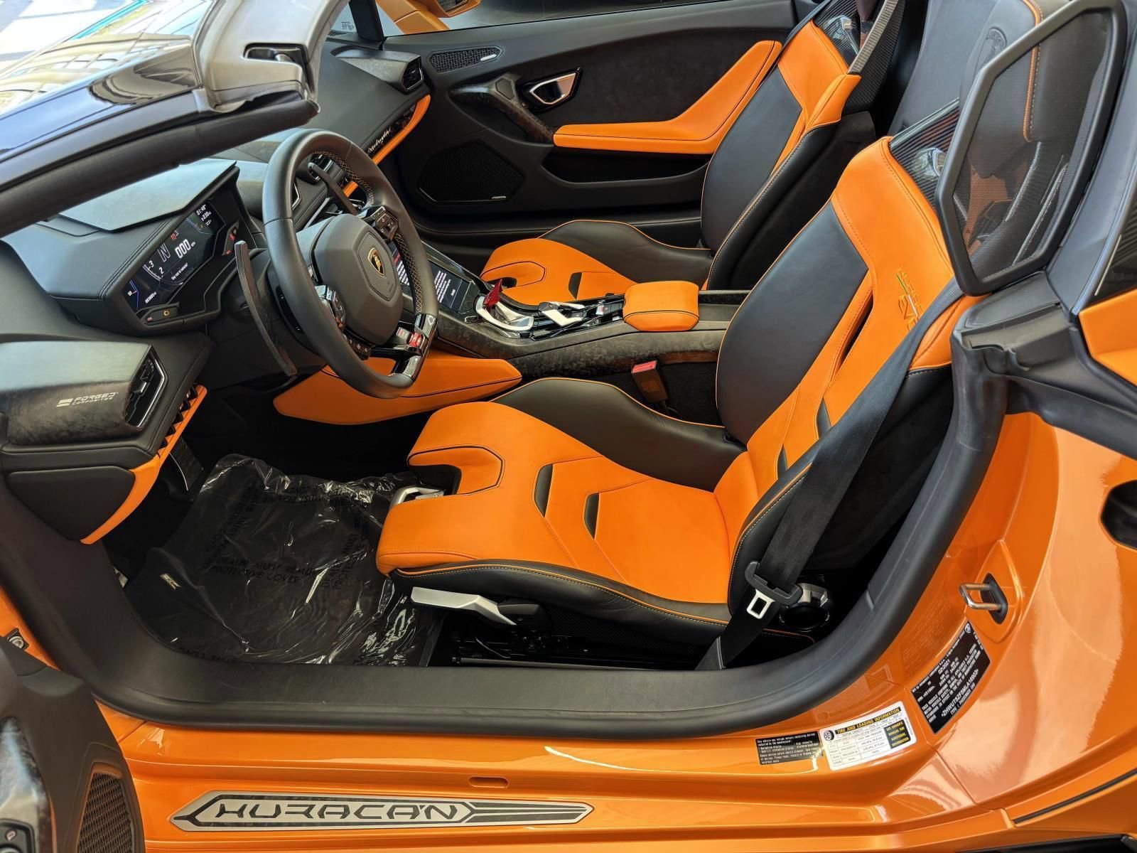 Used 2021 Lamborghini Huracan EVO RWD image 16