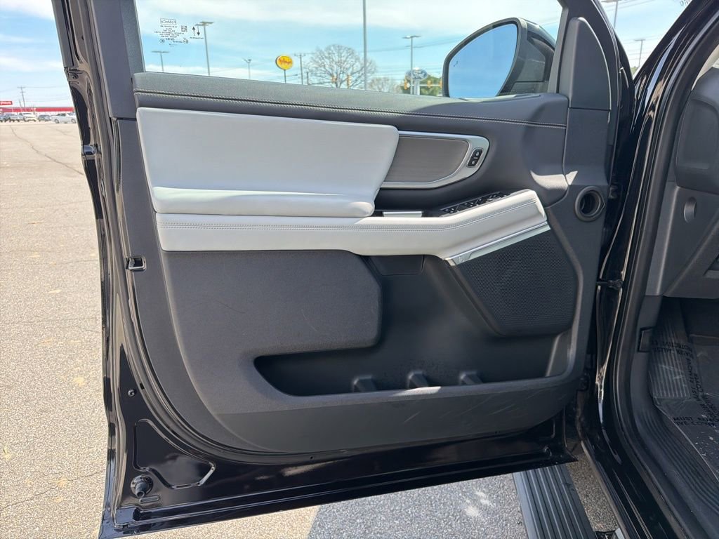 Certified 2025 Ford Expedition Max Platinum image 12