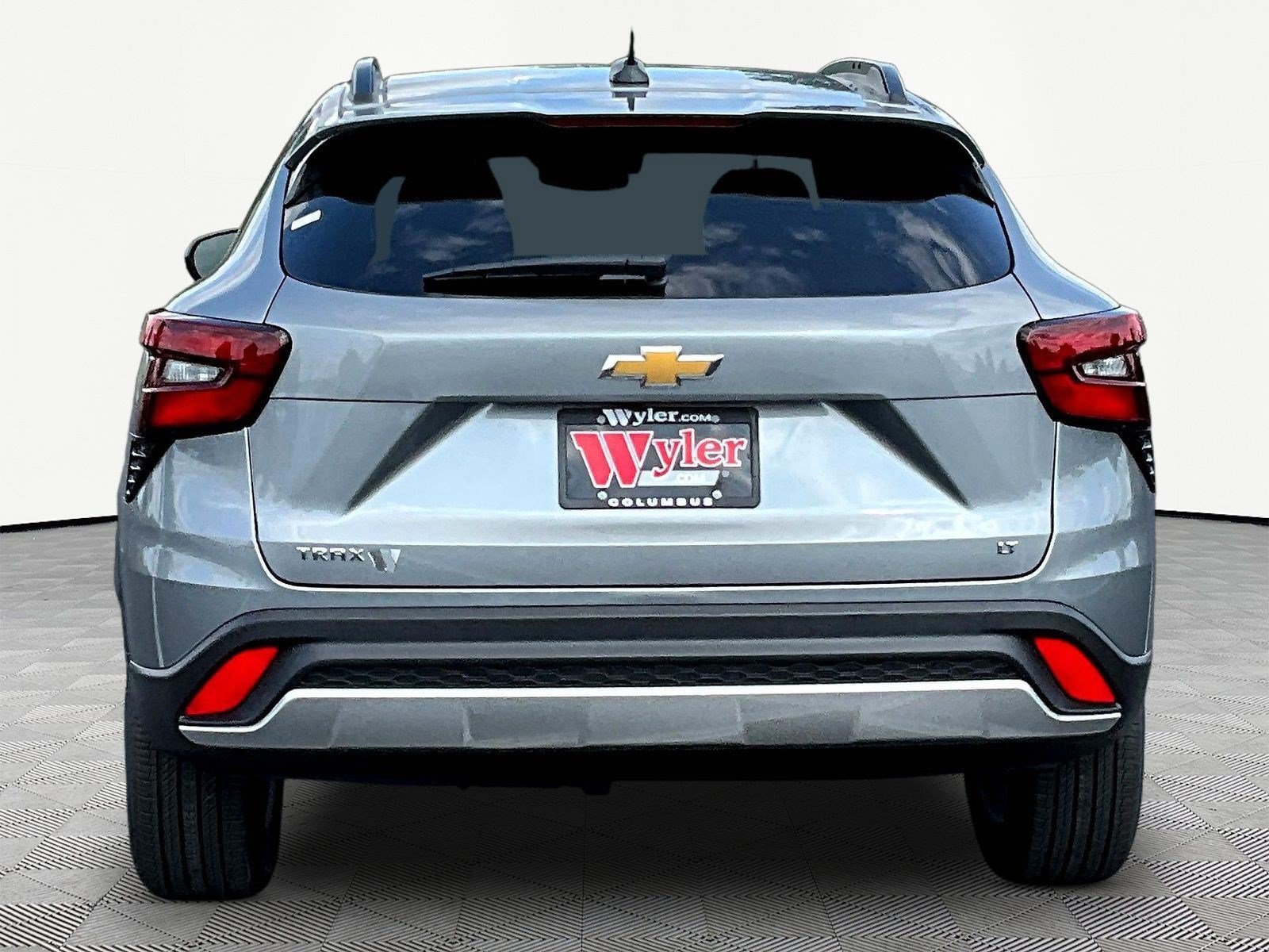 New 2026 Chevrolet Trax LT w/ Sunroof Package FWD image 5