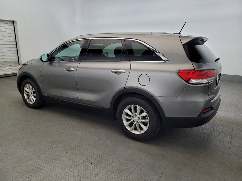 Used 2017 Kia Sorento AWD image 3