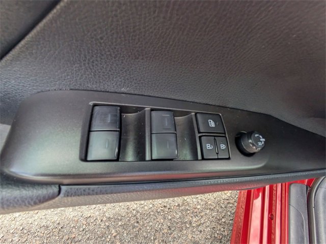 Used 2024 Toyota Camry SE image 10