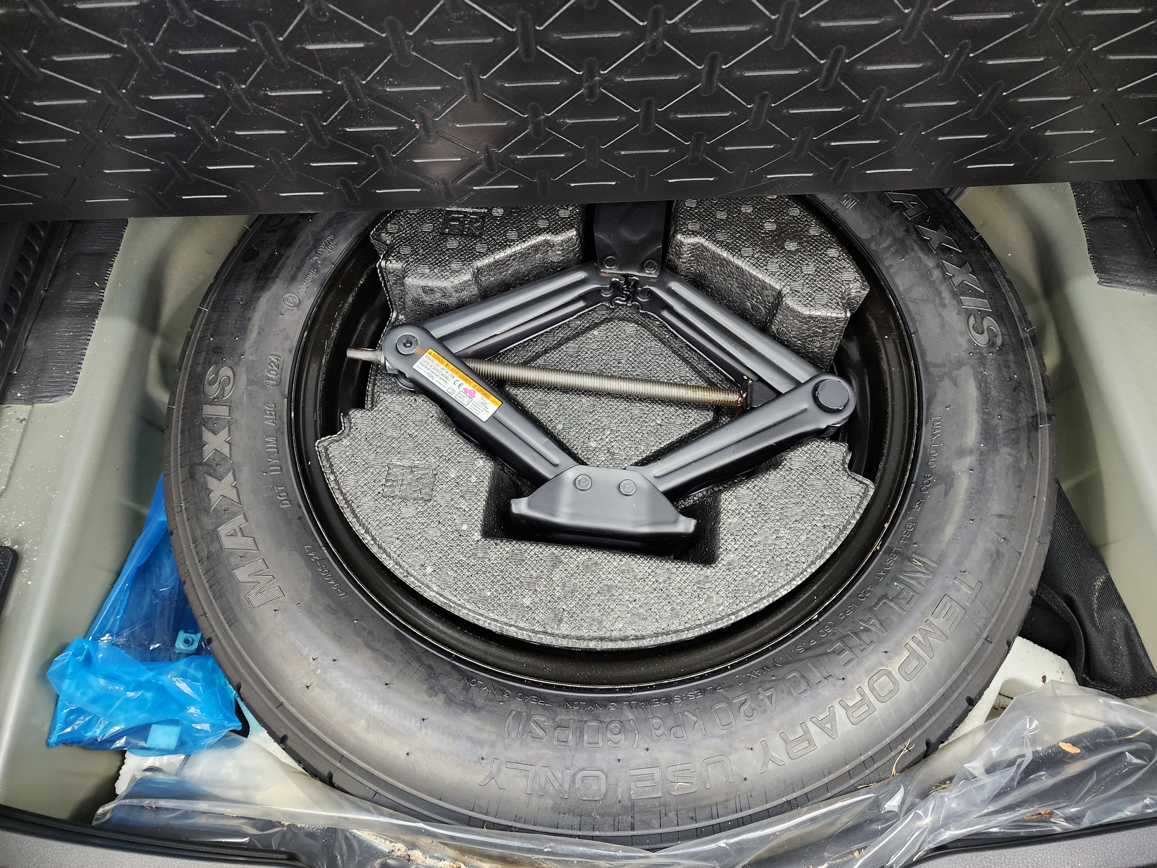 Used 2024 Toyota RAV4 XLE image 29