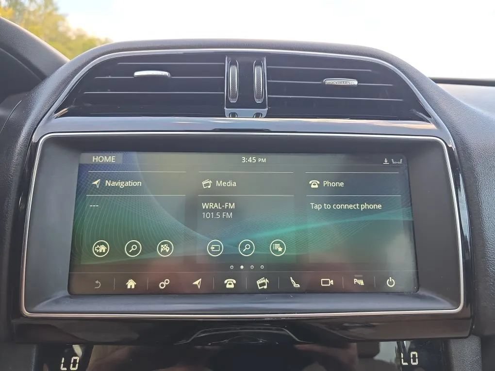 Used 2019 Jaguar F-PACE Premium AWD/4WD image 28