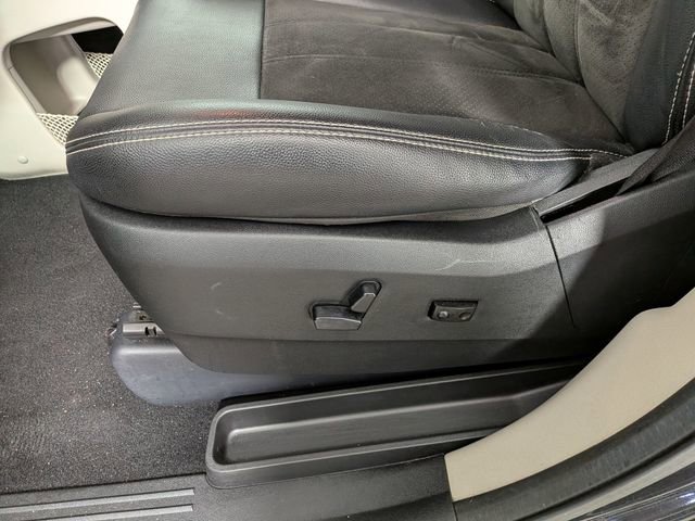 Used 2020 Dodge Grand Caravan SXT FWD image 13