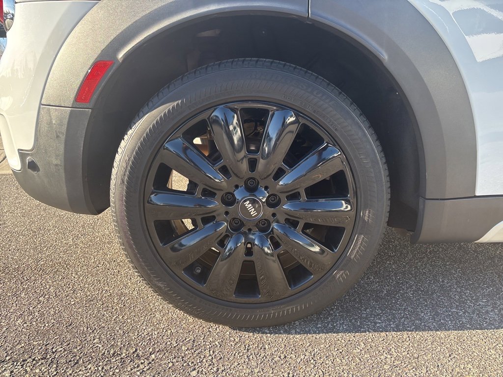 Used 2019 MINI Cooper Countryman w/ Premium Package image 12
