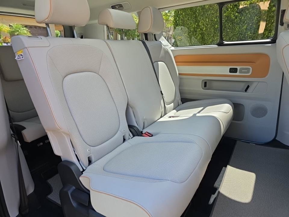 Certified 2025 Volkswagen ID. Buzz 1st Edition RWD image 3