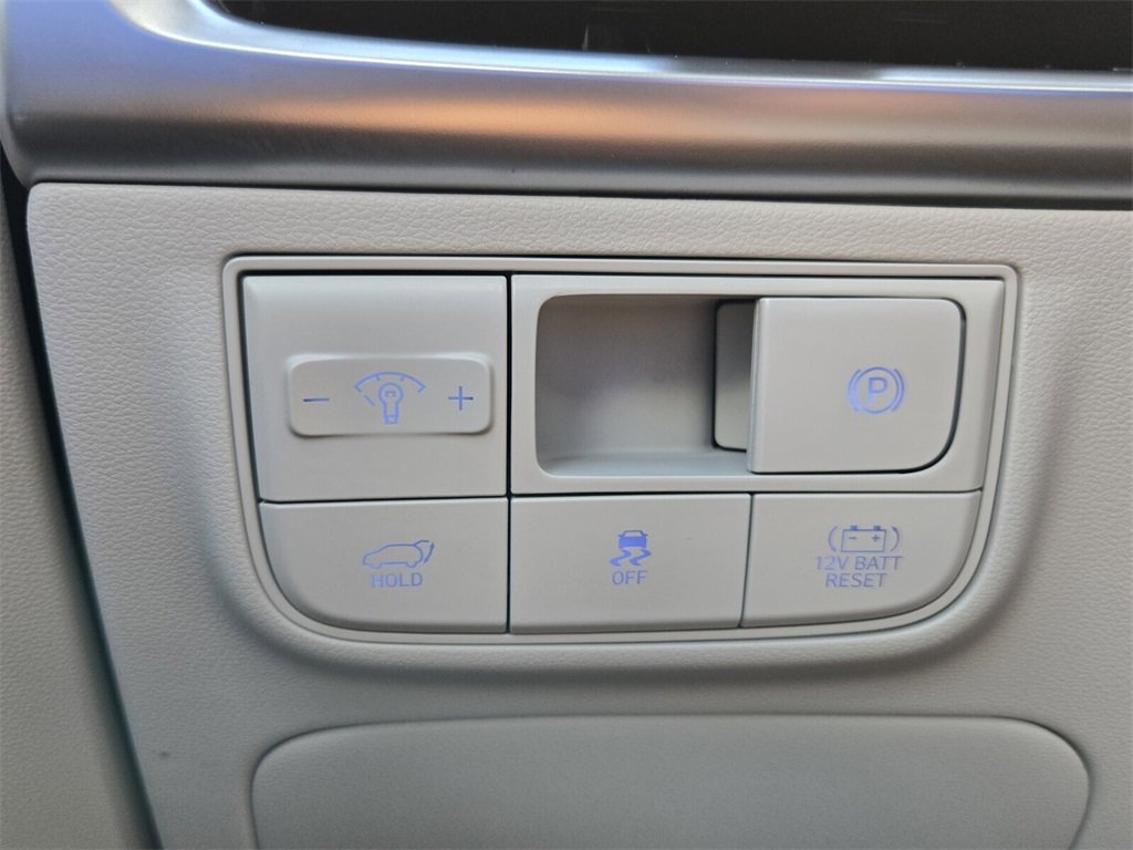 Certified 2025 Hyundai Tucson Limited image 30