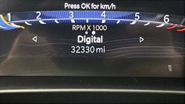 Used 2024 Jeep Grand Cherokee L Limited w/ Black Appearance Package image 10