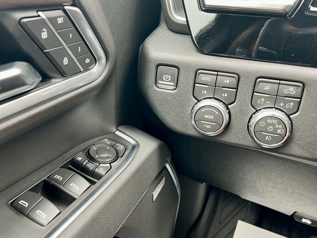 New 2026 GMC Sierra 2500 SLT w/ SLT Premium Package image 19