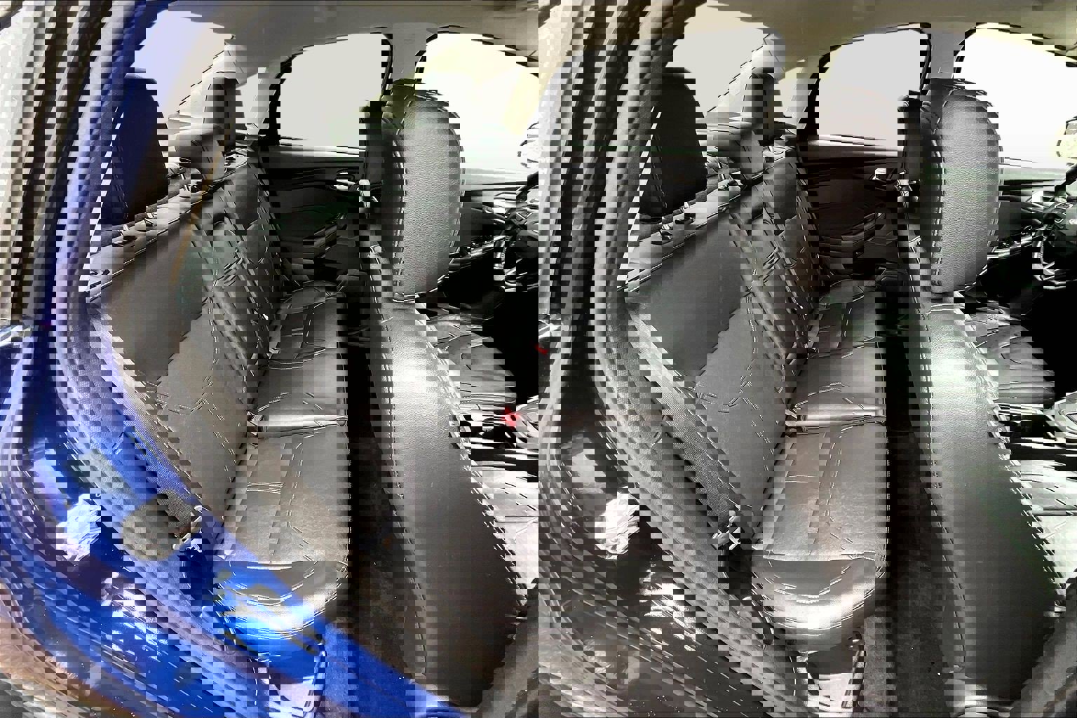 Used 2016 Ford Focus SE w/ Equipment Group 201A image 24