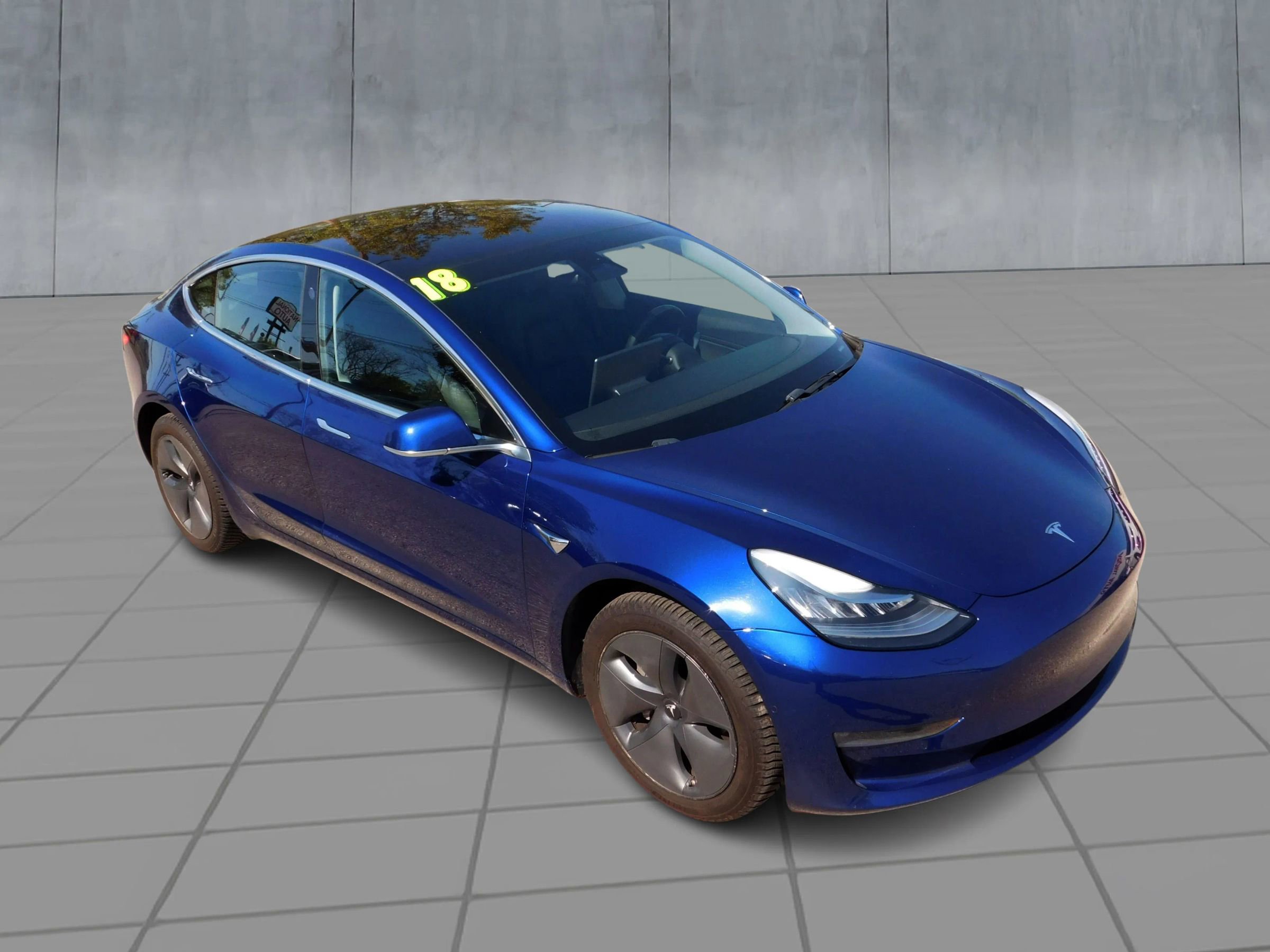 Used 2018 Tesla Model 3 Long Range RWD image 2