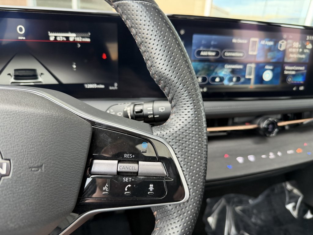Used 2024 Nissan Ariya FWD image 29