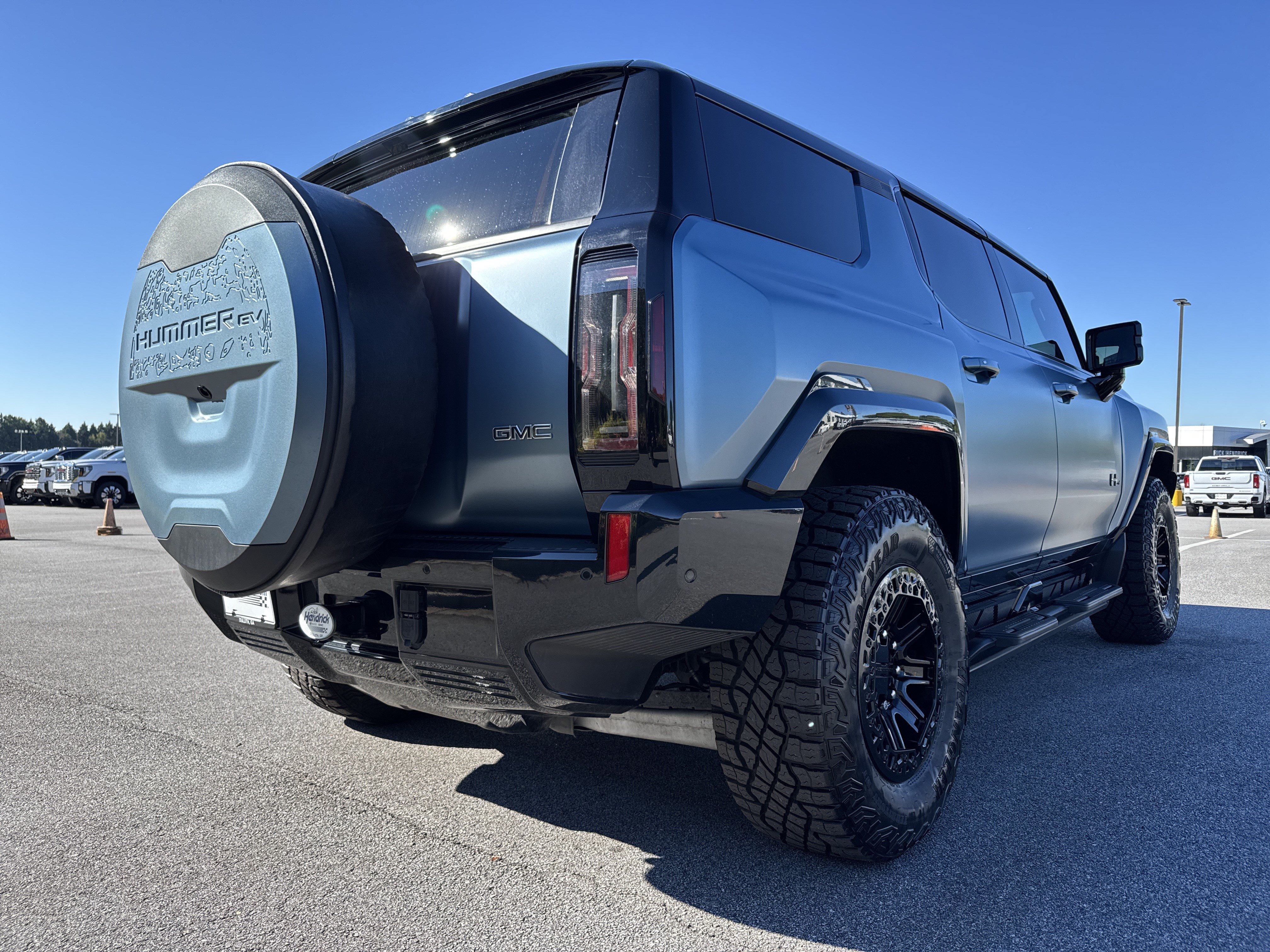 Used 2024 GMC Hummer EV 3X w/ Omega Edition AWD/4WD image 10