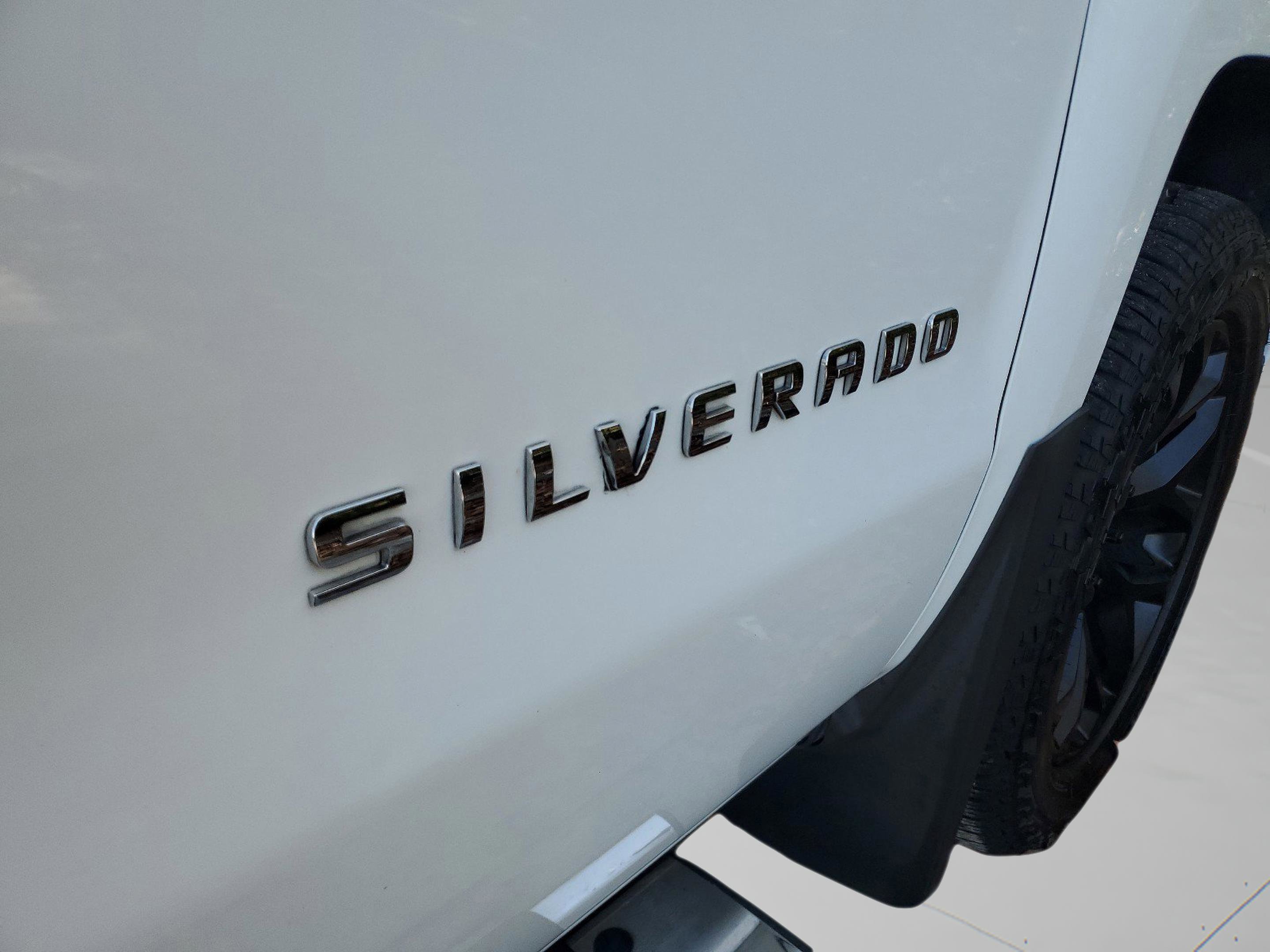 Used 2018 Chevrolet Silverado 1500 Custom w/ Custom Value Package image 30