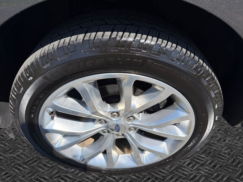 Used 2019 Ford Expedition Limited w/ Equipment Group 302A AWD/4WD image 11