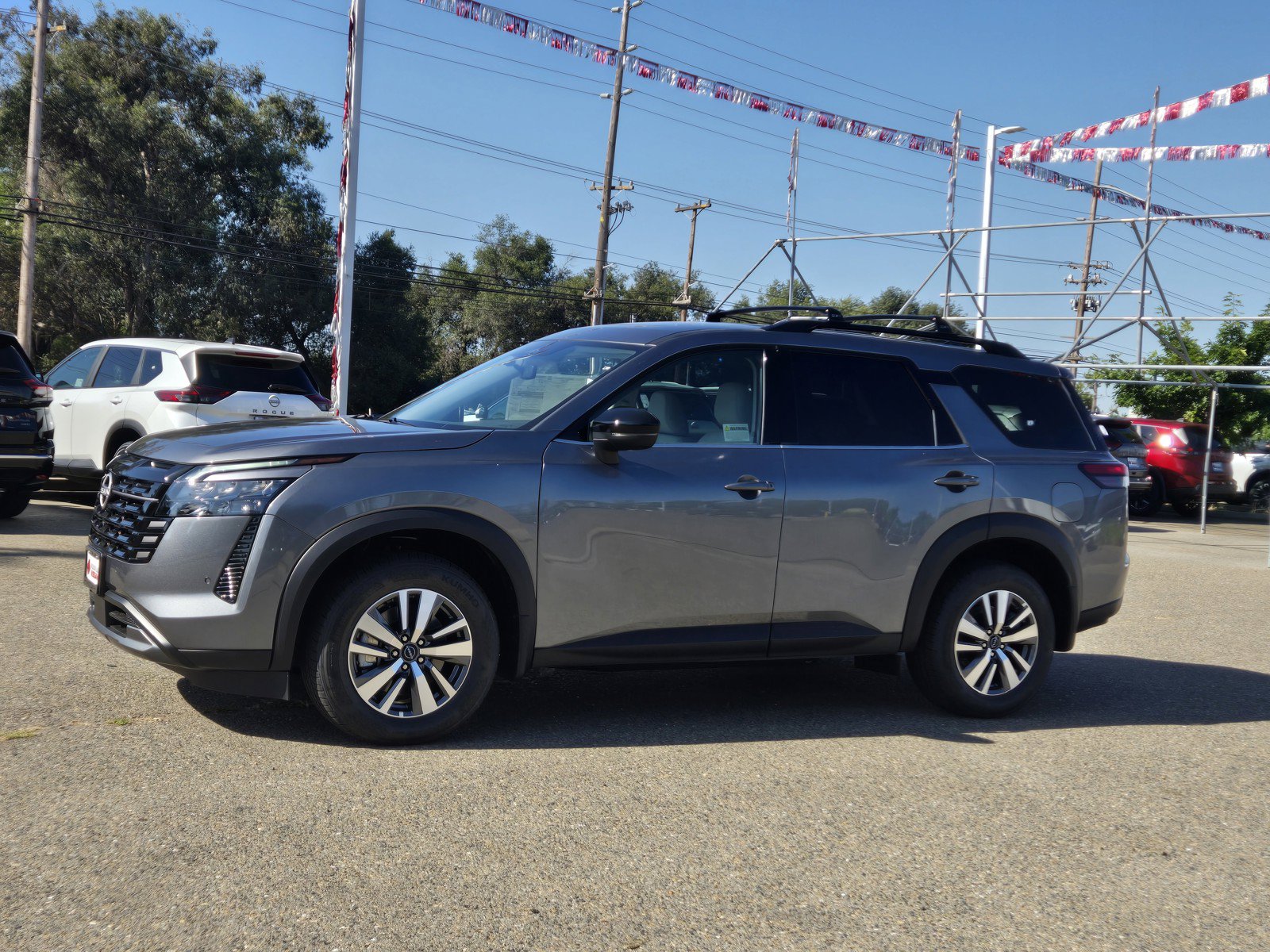 New 2026 Nissan Pathfinder SL AWD/4WD image 7