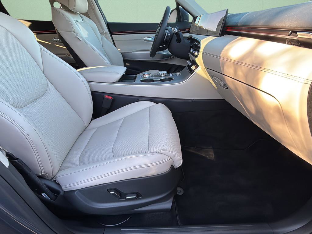 Certified 2026 Genesis GV70 2.5T Select image 40