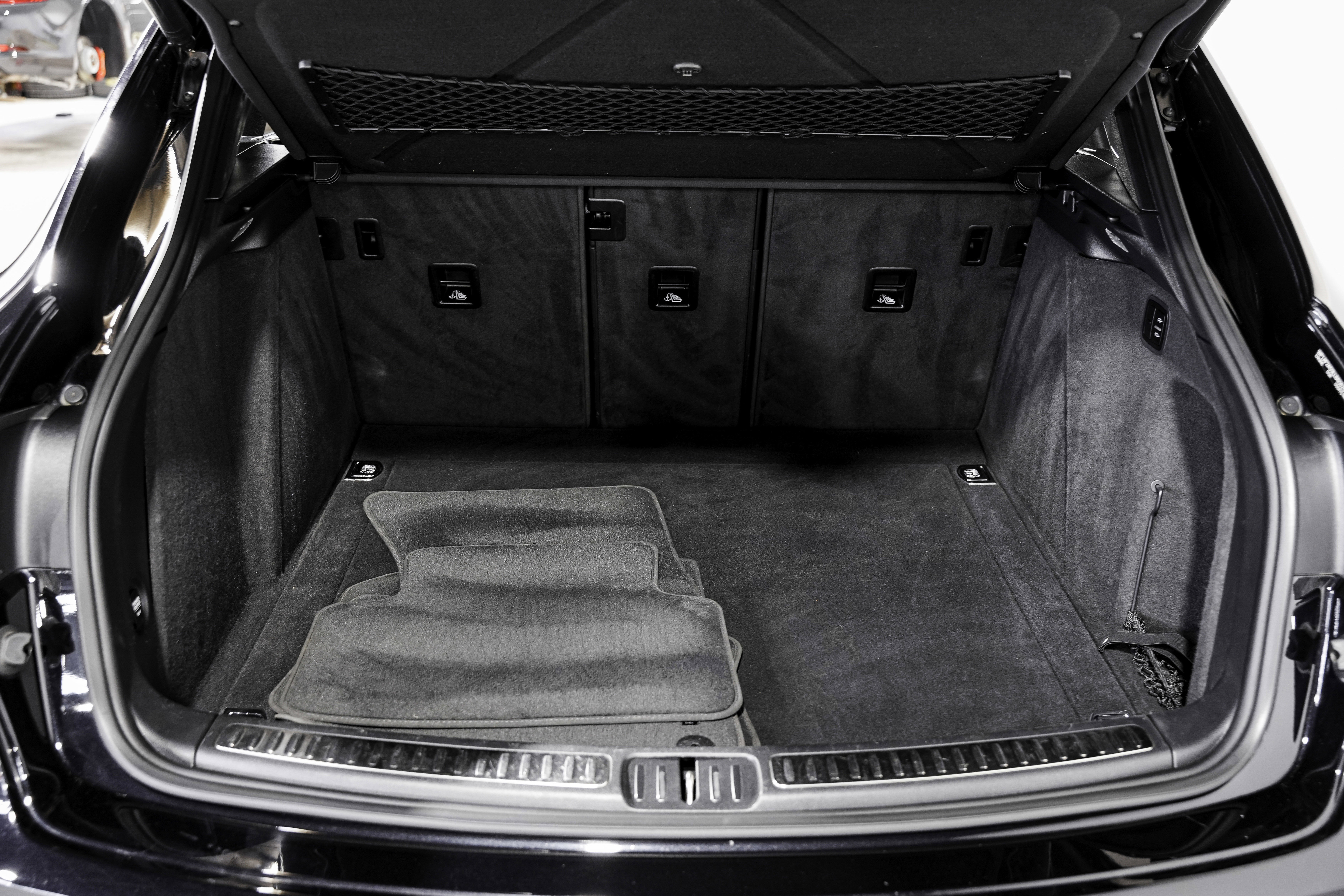 Used 2020 Porsche Macan Turbo image 46