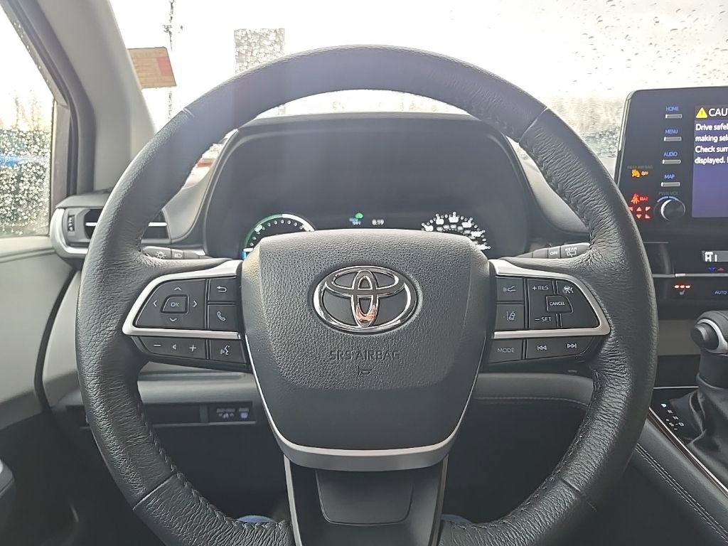 Used 2024 Toyota Sienna XLE image 35